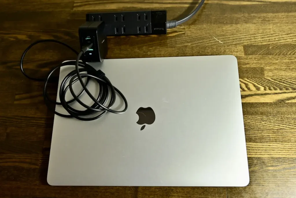 MATECH Sonicgarge 100W ProとMacBook Pro単体の充電